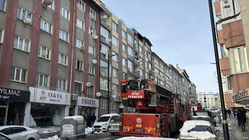 Sivas’ta 5 katlı apartmanda kombi patladı