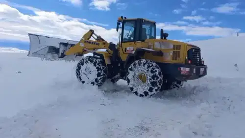 Sivas'ta Cenaze Aracı Yolda Kaldı! Ekipler Yardıma Yetişti!