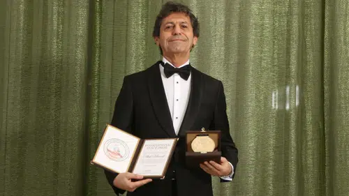 Dünyaca Ünlü Yazar Akif Manaf 2025 Yılı International Peace Prize Ödülü’nü Aldı