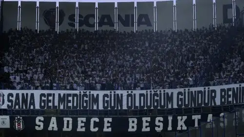Beşiktaş’ta Sıcak Saatler! Taraftar Yönetimi İstifaya Davet Etti!