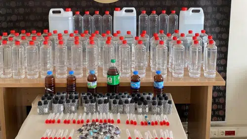 Sivas’ta İş Yerine Yapılan Baskında Tezgahın Altından Bakın Ne Çıktı!