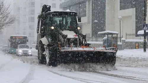 Sivas’ı Kar Teslim Aldı, Belediye Teyakkuzda: 783 Personel Sahada
