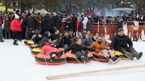 Sivas’ın Zirvesinde Çam Ormanlarının Arasında Kışa Renk Katan Buluşma