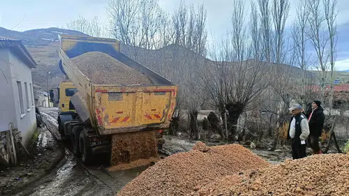 Sivas’ta Yol Seferberliği Sürüyor: Artık O Güzergahta Çukur Kalmadı!
