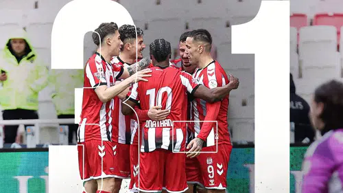 Rey Manaj şov yaptı! Sivasspor ilk yarıda farkı açtı!