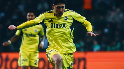 Fenerbahçe, Kocaelispor Deplasmanında İlk Yarıda Golü Buldu