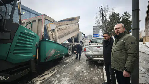 Sivas’ta asfalt yenileme çalışmaları kar sonrası hız kazandı