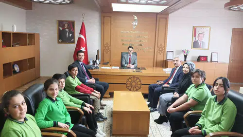 Sivas'ın O İlçesinde Öğrencilerden Kaymakam'a Unutulmayacak Sürpriz