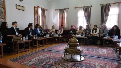 Sivas’ta Bilim, Ev Ekonomisiyle Kapıları Çaldı