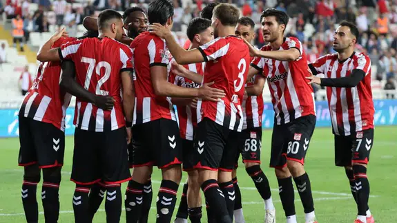 Sivasspor–Boluspor maçına yoğun ilgi bekleniyor: İşte koltuk fiyatları