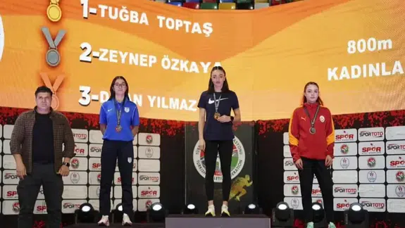 Sivaslı Atlet İstanbul’da Kürsüye Çıktı