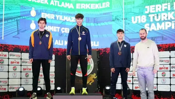 Sivaslı Emir Yılmaz’dan İstanbul’da Zirve Atlayışı