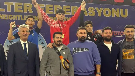 Sivaslı Halterciler Kürsüyü Doldurdu