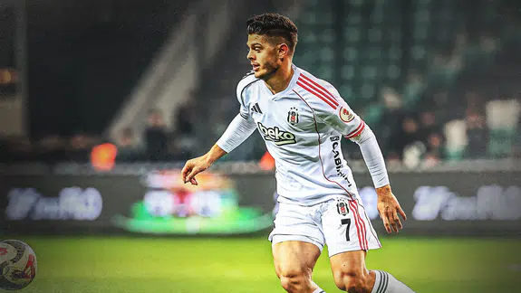 Beşiktaş, Kocaelispor karşısında oynanan maçın ilk yarısını 1-0 geride kapattı