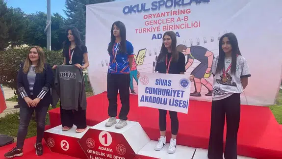 Sivaslı Elif Su Genç Türkiye Üçüncüsü Oldu