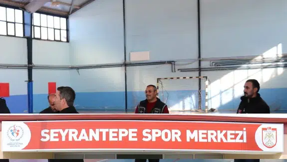 Sivas Seyrantepe Spor Salonu Çürük Çıktı, Yıkılacak!