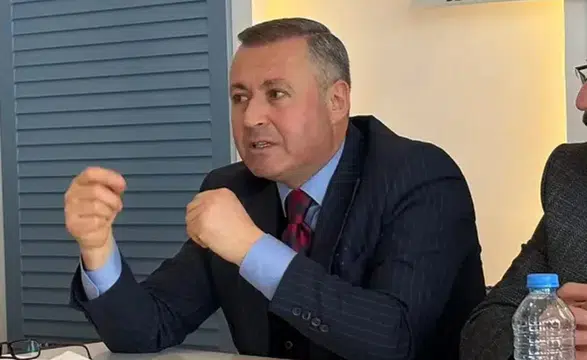 DEVA Partisi Sivas İl Başkanı Çevik'ten Parti Değiştirenlere Sicil Kaygısı Çıkışı!