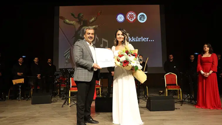 Sivas'ta Bilim ve Teknoloji bu kez sahnede buluştu