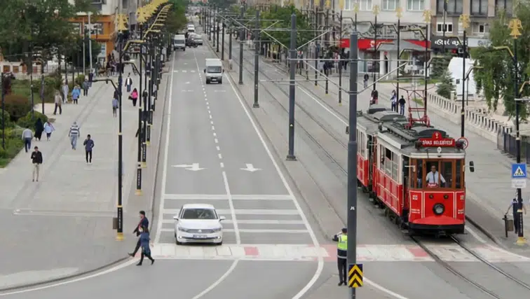Başkan Adem Uzun, Sivas'a Tramvay Getireceklerini Açıkladı!