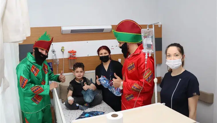 Sivas Numune Hastanesi'nde Çocukların Yüzleri Güldü