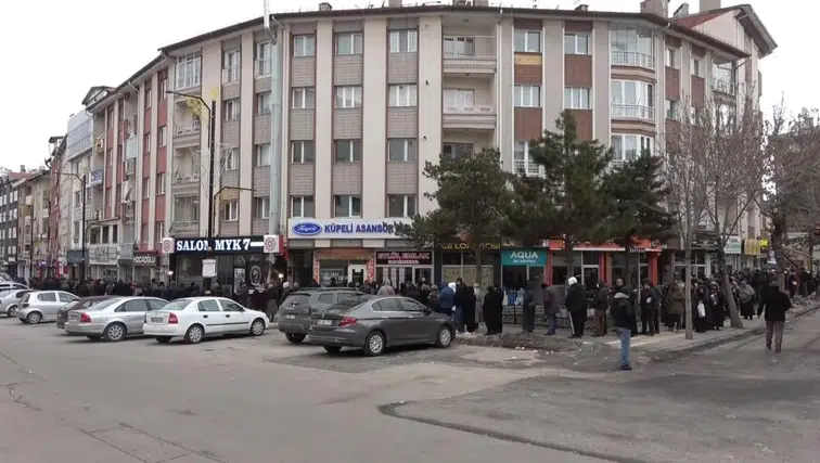 Sivas'ta Ramazan Öncesi Ucuz Et Kalabalığı