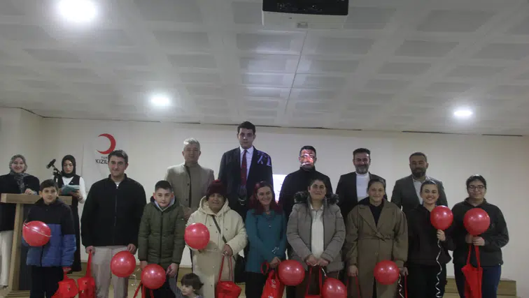 Sivas Zara'da İyilik Seferberliği! Kızılay Gönüllüleri Bir Araya Geldi!