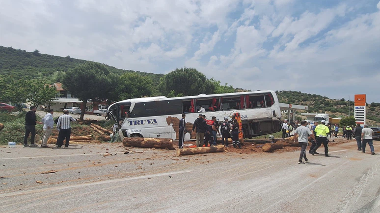 Feci Otobüs Kazasında Ölenlerin İsimleri Belli Oldu !