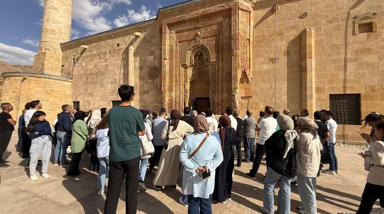 Divriği’de öğrenciler büyülendi! Anadolu'nun El Hamrası...