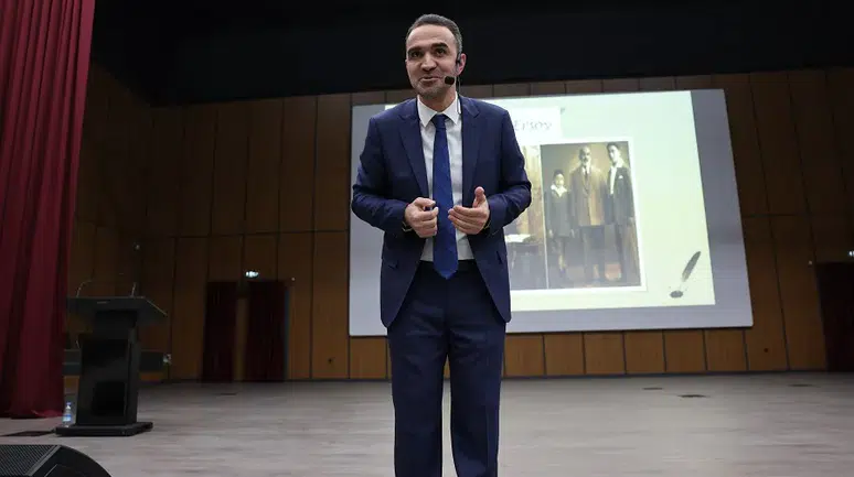 Sivas'ta o üniversitede yazarların gülümseten sırları ortaya çıktı