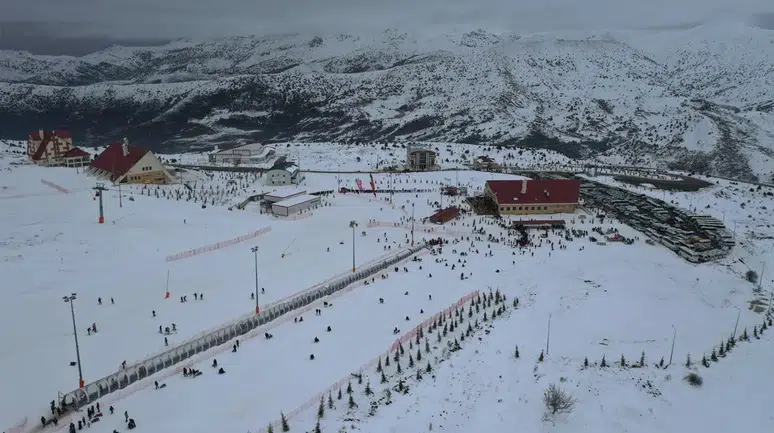 Sivas’ın Göz Bebeği Türkiye’nin En Genç Kayak Merkezi Tatilcilerin Yeni Favorisi