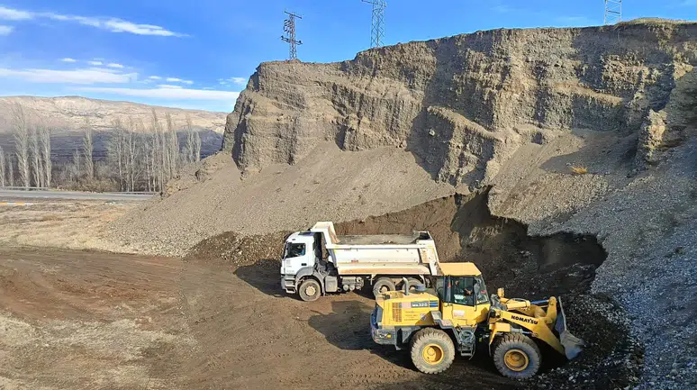 Sivas Suşehri Bostancık Köyü yolunda beklenen çalışma