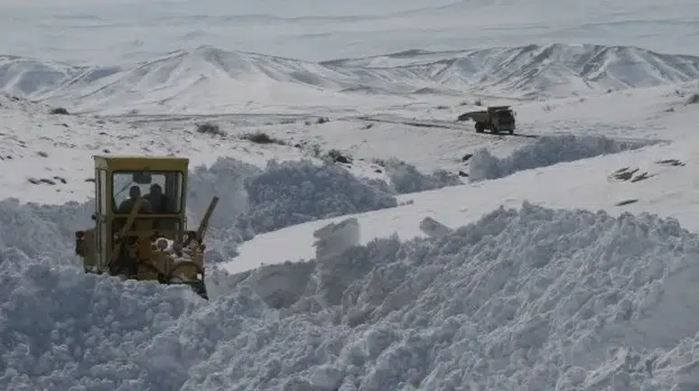 Sivas’ta kar nedeniyle yollar kapalı! 227 yerleşime ulaşım yok!