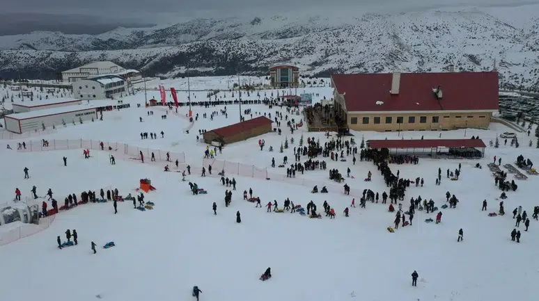 Sivas Yıldızdağı Kayak Merkezi'nde Öğrencileri Sevindirecek Özel Karar Meclisten Geçti!