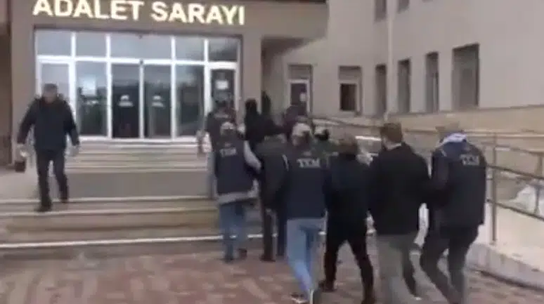 Sivas Emniyeti’nden Eş Zamanlı Operasyon Hamlesi
