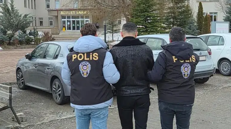 Sivas’ta Aranan Hükümlü Kangal’da Kıskıvrak Yakalandı