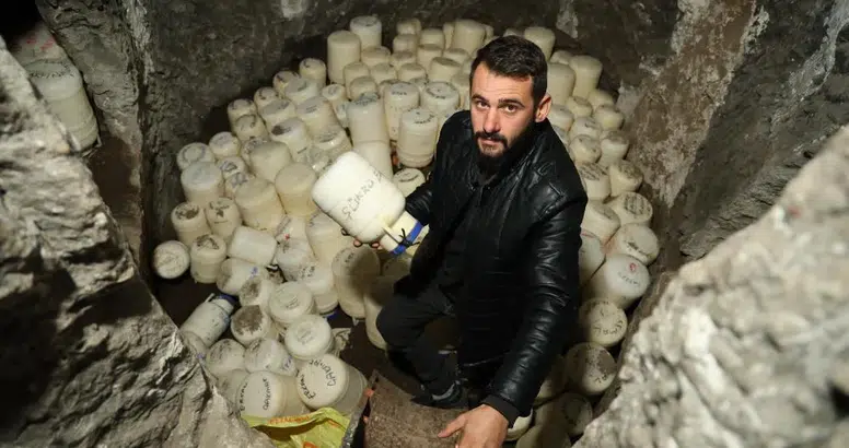 Sivas'ta bu otele köylüler peynirlerini bırakıp gidiyor