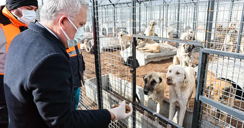 Sivas Valisi Şimşek Meraküm Bakım Merkezini İnceledi
