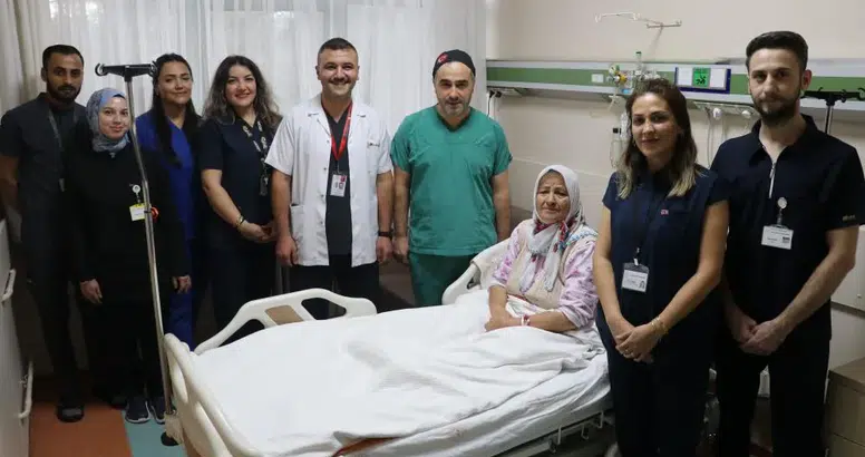 Sivas Devlet Hastanesi Üroloji Ekibi tarihe geçti