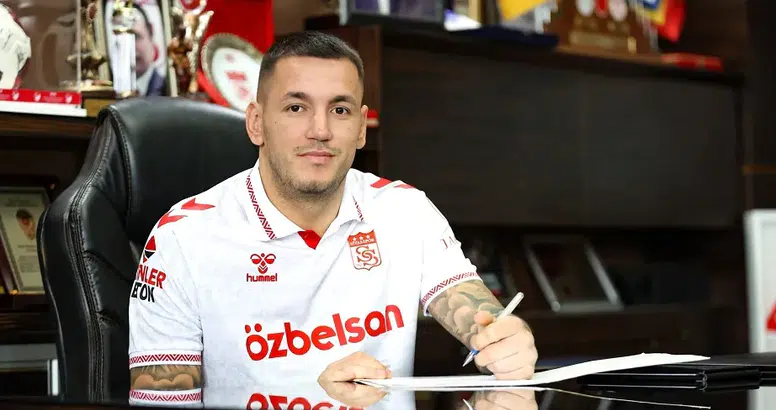 Ve Rey Manaj Tekrar Sivasspor'a İmza Attı