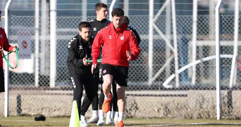 Sivasspor, Sakaryaspor Karşılaşması İçin Sahaya İndi!