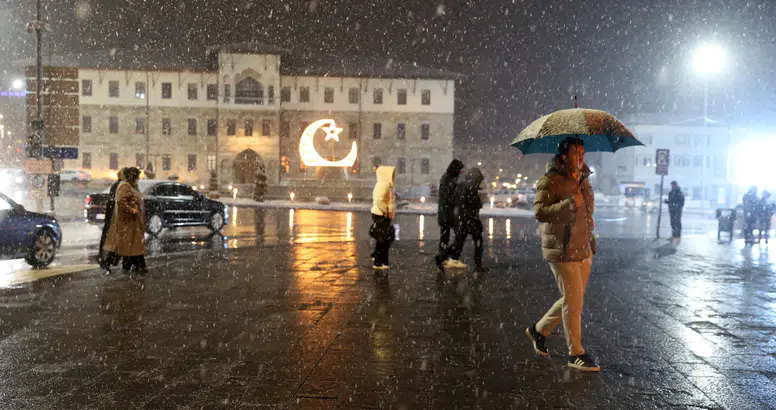 Sivas’ta Beklenen Kar Yağışı Şehir Merkezinde Etkili Oldu!