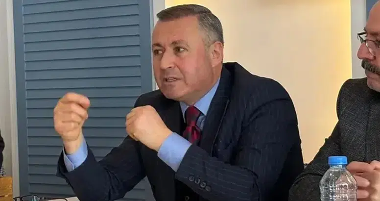 DEVA Partisi Sivas İl Başkanı Çevik'ten Parti Değiştirenlere Sicil Kaygısı Çıkışı!