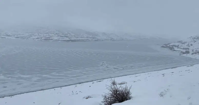 Sivas'ta 4 Eylül Barajı Buz Kesti