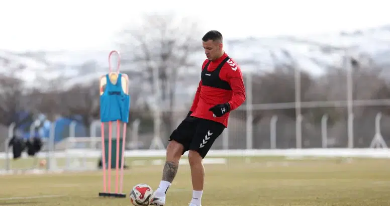 Sivasspor’da Geri Sayım: İstanbul Kampı Başlıyor