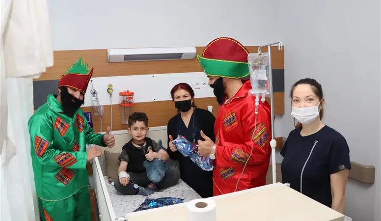 Sivas Numune Hastanesi'nde Çocukların Yüzleri Güldü