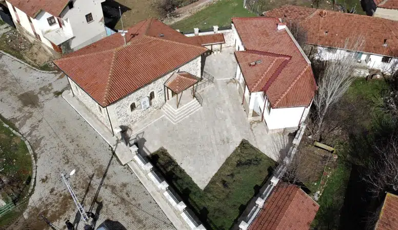 Yozgat'ta Sırrı Çözülemeyen Yapıya Sivaslıların da İlgisi Yoğun!