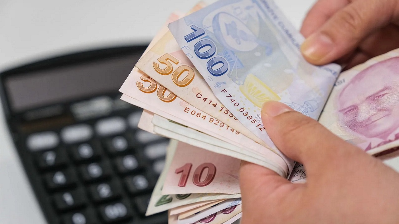 Emekliye ödeme belli oldu: Dev banka bu promosyonu verecek 5