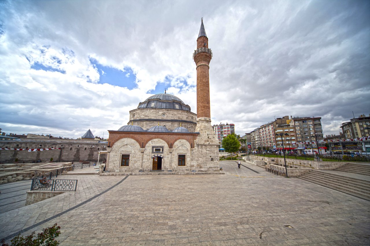 Tarih Kokan Şehir: Sivas’ta Görmeden Dönülmeyecek 10 Efsanevi Mekân 9