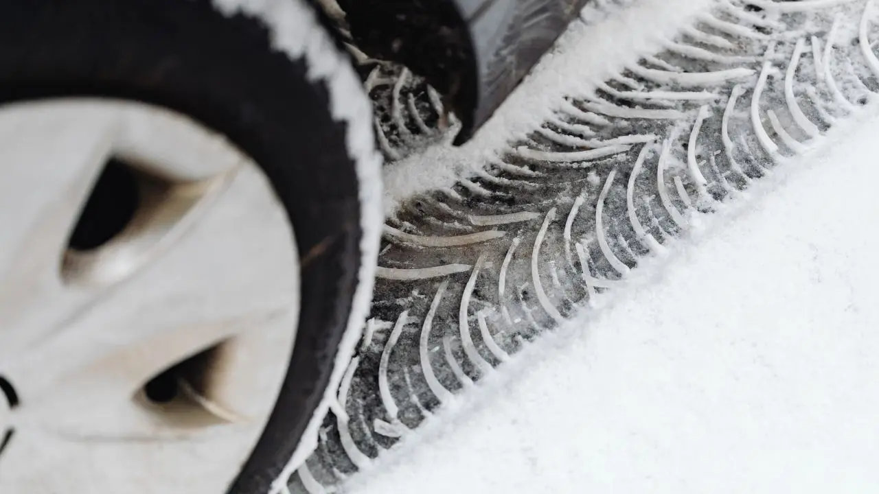 Güvenliğiniz İçin Kış Bastırmadan Yapılması Gereken 7 Kritik Araç Bakımı! 2